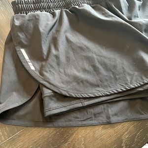 DSG Womens 2 in 1 running shorts size XL